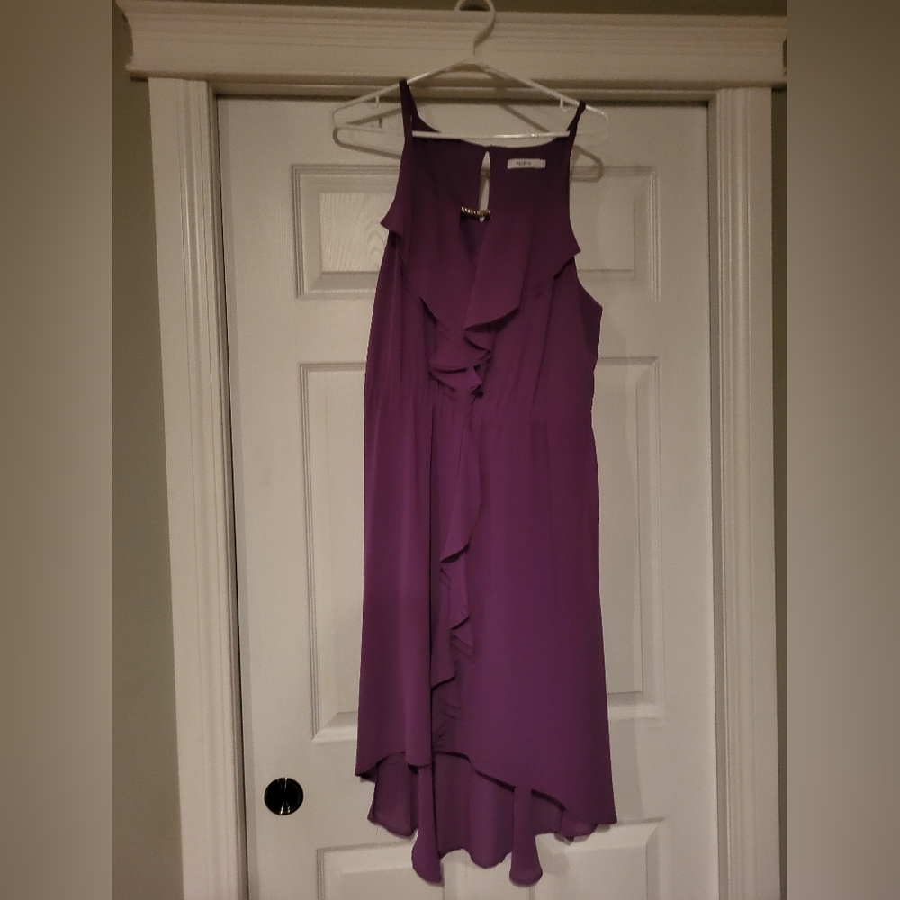 Rickis keyhole ruffle front dress size 12